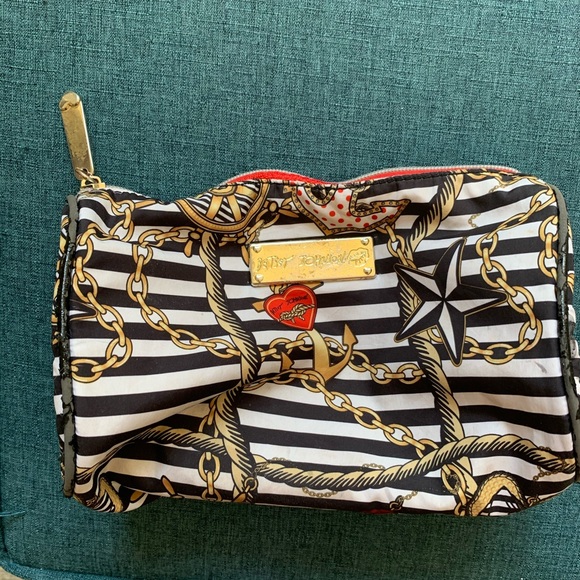🌵Betsey Johnson Makeup Bag🌵 - Picture 1 of 5